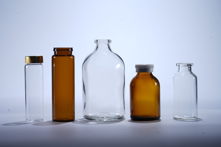 What is the difference between moulded bottles and Glass Tube bottles?